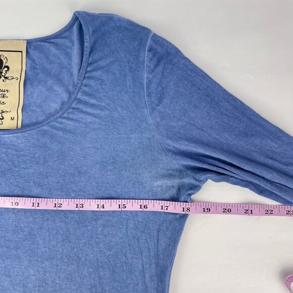Fleur De Lis Women's Scoop Neck Long Roll Sleeve Distressed Blue Medium - Picture 7 of 9